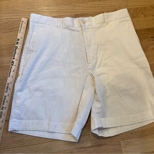 Southern Tide Men's Light Cream Flat Front Shorts